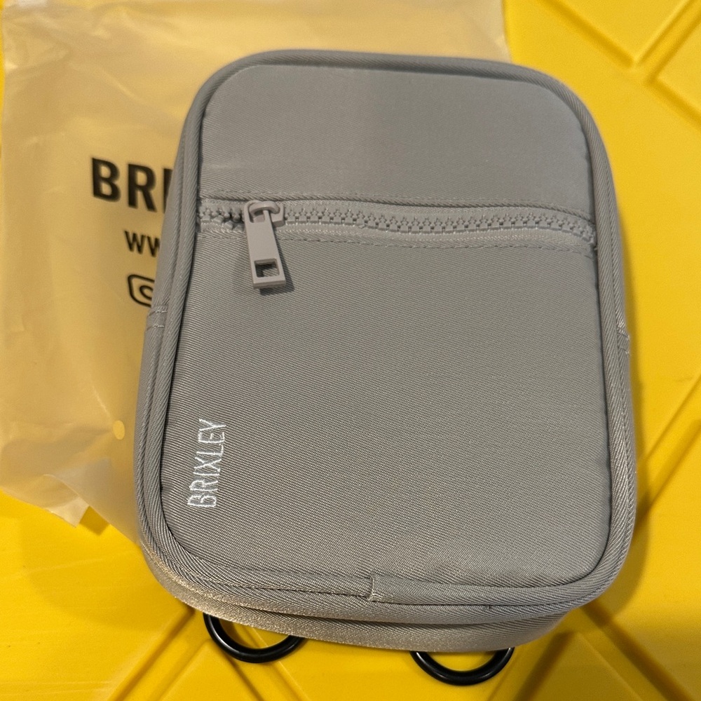 Brixley Gray Crossbody Bag – Compact Everyday Carry
